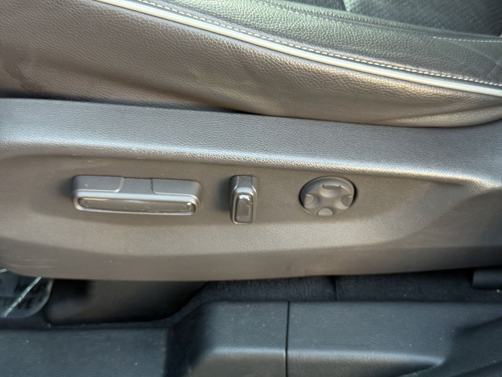 Used 2024 Honda Odyssey Elite image 14