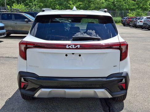 Used 2024 Kia Seltos S AWD/4WD image 5