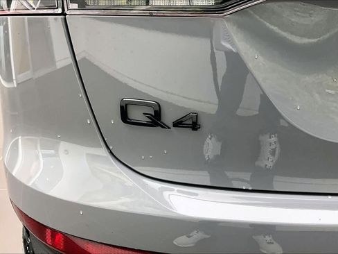 Used 2024 Audi Q4 e-tron Premium Plus w/ Premium Plus image 32