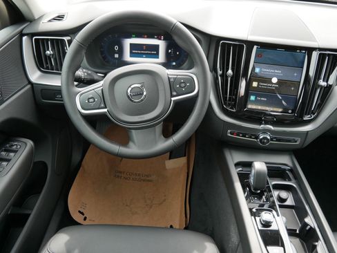 New 2025 Volvo XC60 B5 Core w/ Protection Package Premier image 7