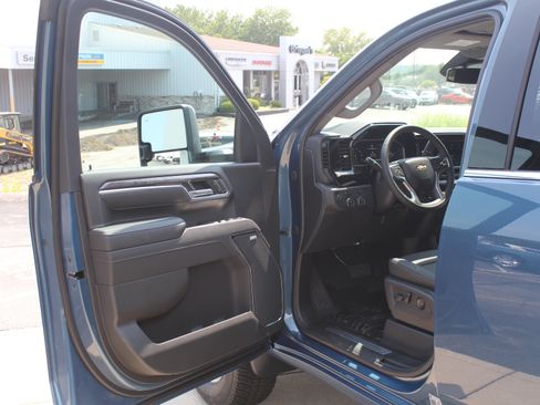 New 2026 Chevrolet Silverado 2500 LTZ w/ LTZ Convenience Package AWD/4WD image 8