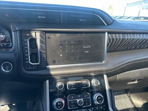 Used 2024 GMC Yukon XL Denali image 30