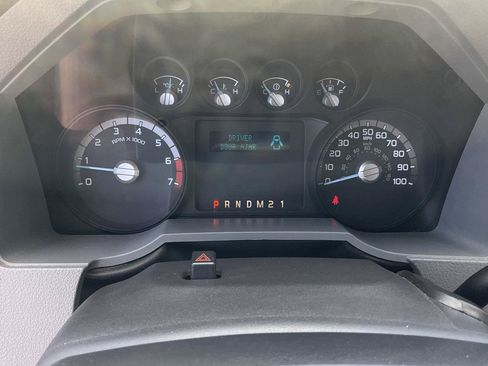 Used 2012 Ford F250 XL w/ Snow Plow Prep Pkg AWD/4WD image 23