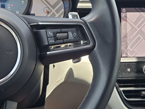 Certified 2023 Porsche Macan S AWD/4WD image 27