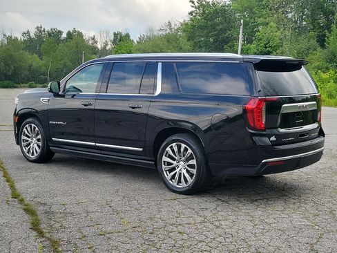 Used 2021 GMC Yukon XL Denali w/ Denali Premium Package AWD/4WD image 7