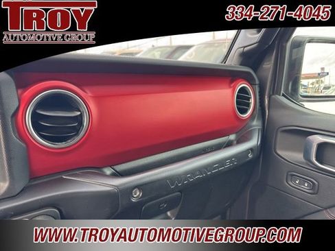 Used 2021 Jeep Wrangler Unlimited Rubicon AWD/4WD image 17