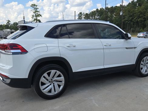 Used 2021 Volkswagen Atlas Cross Sport SE w/ Panoramic Sunroof Package image 18