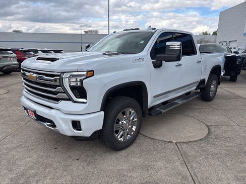 New 2026 Chevrolet Silverado 3500 High Country w/ High Country Premium Package AWD/4WD image 4