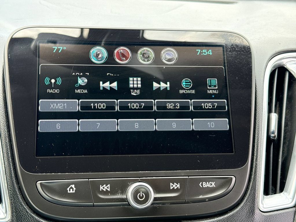Used 2016 Chevrolet Malibu LT FWD image 16