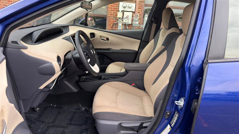 Used 2018 Toyota Prius Two w/ Prius Two Safety Plus Package FWD image 28