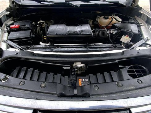 Used 2024 GMC Yukon XL AT4 w/ AT4 Premium Package image 9