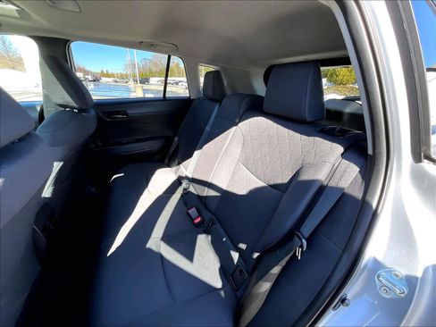 Used 2024 Toyota Corolla Cross LE w/ Moonroof Package image 15