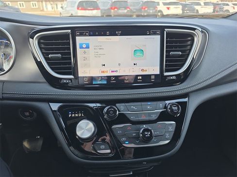 New 2026 Chrysler Pacifica Select image 22