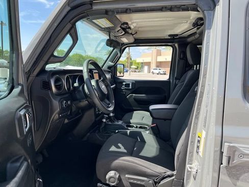 Used 2023 Jeep Wrangler Unlimited AWD/4WD image 10