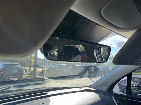 Used 2022 Kia Sorento LX image 27