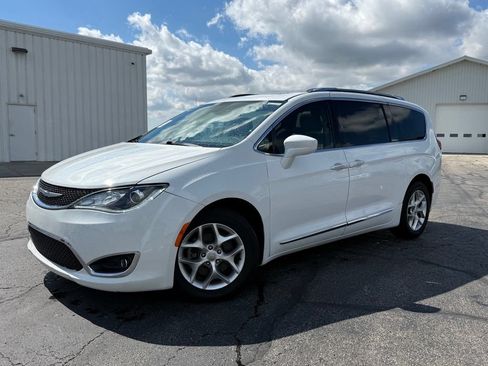 Used 2020 Chrysler Pacifica Limited FWD image 5