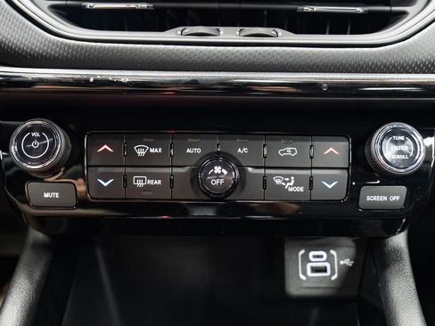 New 2026 Jeep Compass Limited image 17