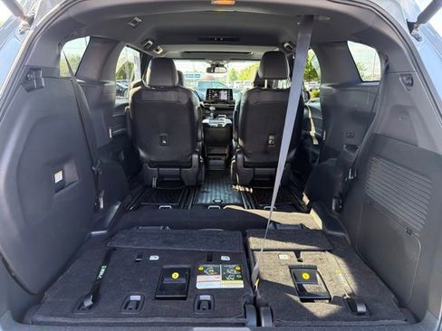 Used 2023 Toyota Sienna XSE AWD/4WD image 32