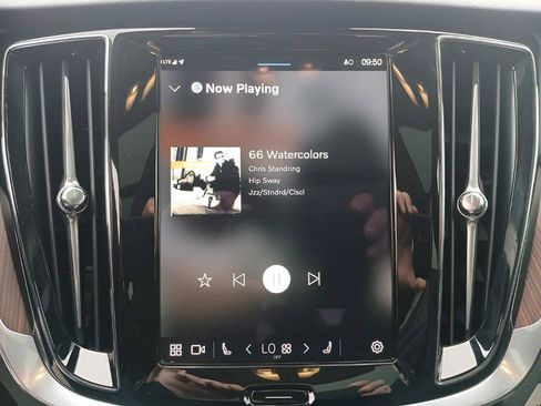 Used 2025 Volvo V60 B5 Cross Country Plus AWD/4WD image 19