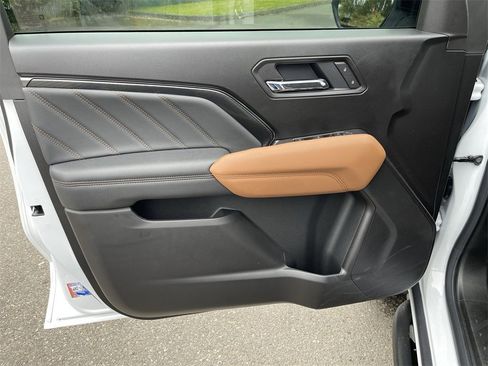 New 2025 GMC Canyon AT4 w/ Nightfall Edition image 22