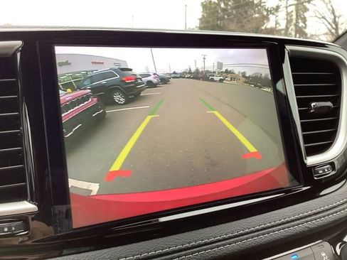 New 2026 Chrysler Pacifica Select image 15