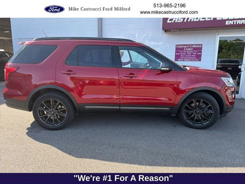 Used 2018 Ford Explorer XLT w/ Equipment Group 202A FWD image 1