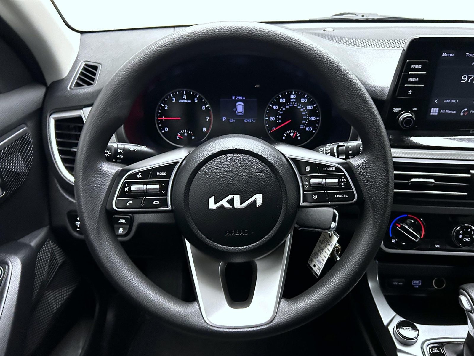 Used 2022 Kia Seltos LX AWD/4WD image 11