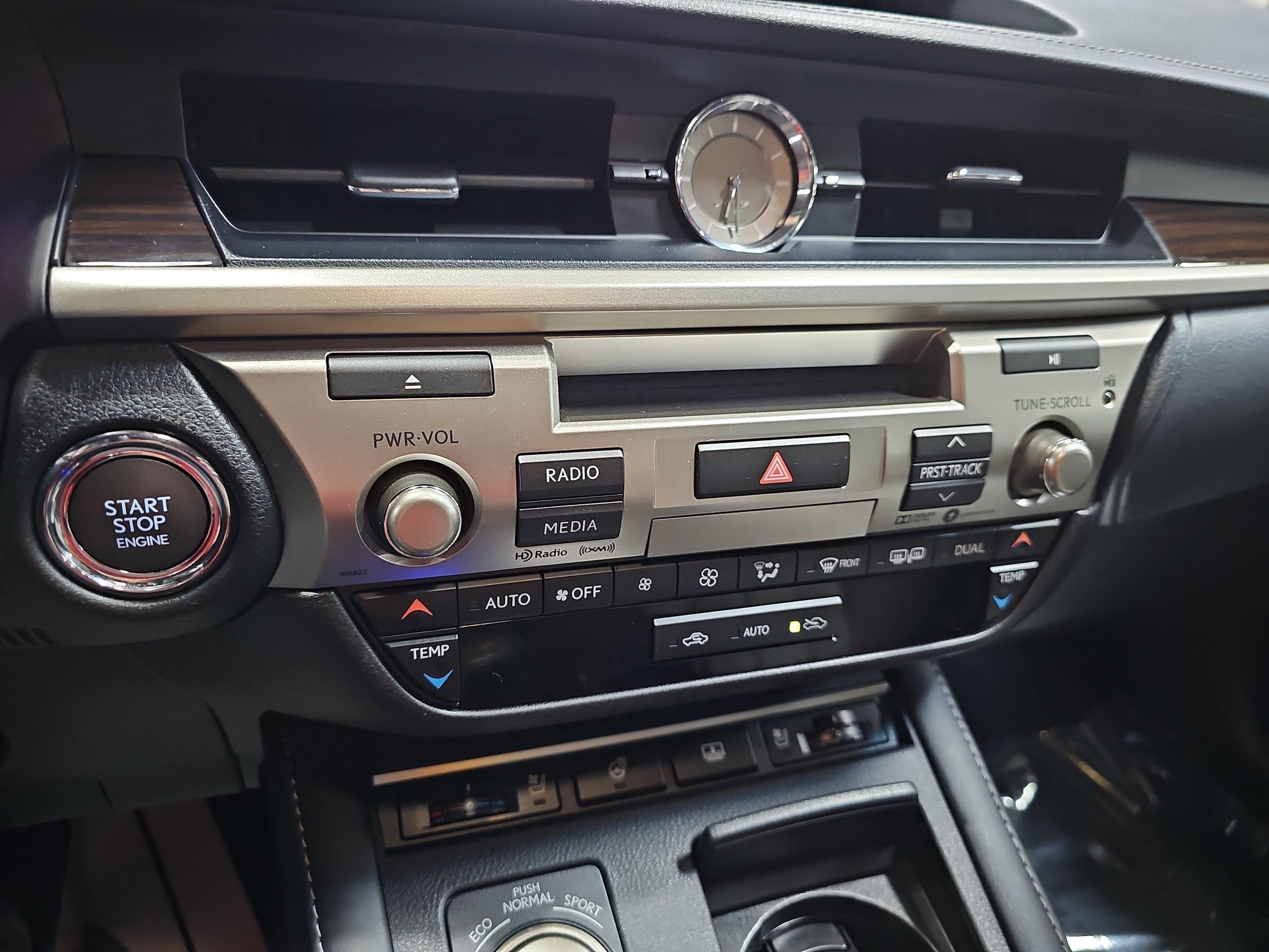 Used 2018 Lexus ES 350 w/ Luxury Package w/Wood Trim FWD image 22