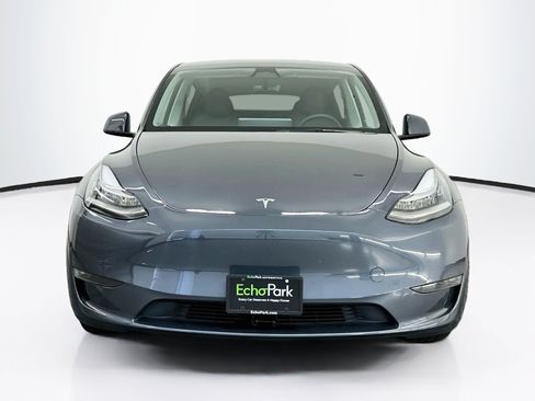 Used 2023 Tesla Model Y Long Range AWD/4WD image 2