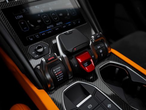 Used 2021 Lamborghini Urus AWD/4WD image 50