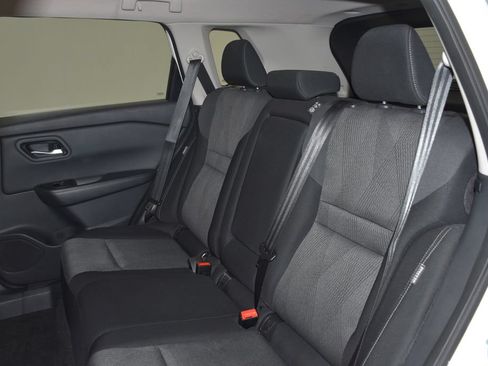 Used 2025 Nissan Rogue SV AWD/4WD image 28
