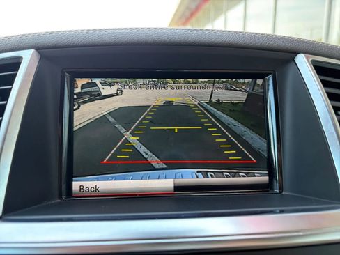 Used 2013 Mercedes-Benz GL 450 4MATIC image 32