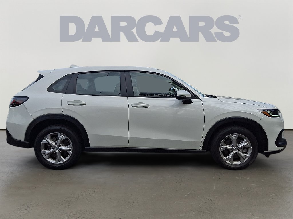 Used 2025 Honda HR-V LX image 8