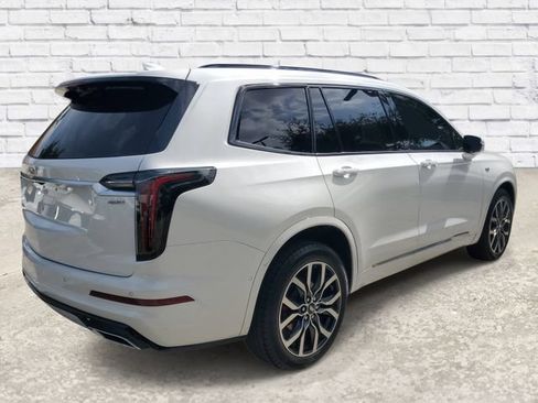Used 2025 Cadillac XT6 Sport w/ Technology Package AWD/4WD image 4