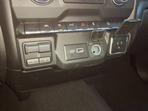 Used 2025 Chevrolet Silverado 1500 Custom Trail Boss w/ LPO, Dark Essentials Package AWD/4WD image 16