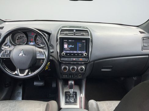 Used 2021 Mitsubishi Outlander Sport Black Edition FWD image 11