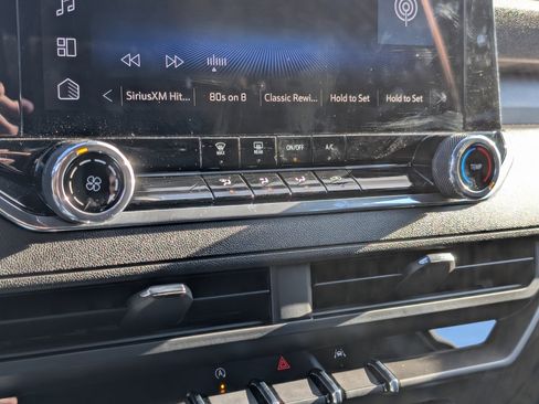 Used 2024 Chevrolet Colorado Trail Boss w/ Advanced Trailering Package image 21