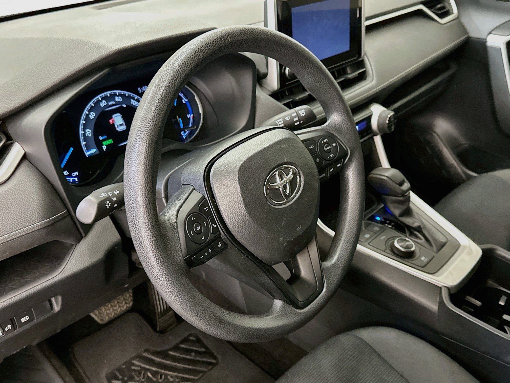 Used 2025 Toyota RAV4 LE AWD/4WD image 18
