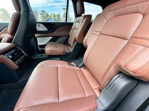 New 2026 Lincoln Aviator Reserve w/ Luxury Package image 4