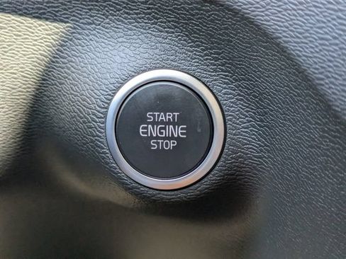 Certified 2026 Volvo XC40 B5 Plus AWD/4WD image 37