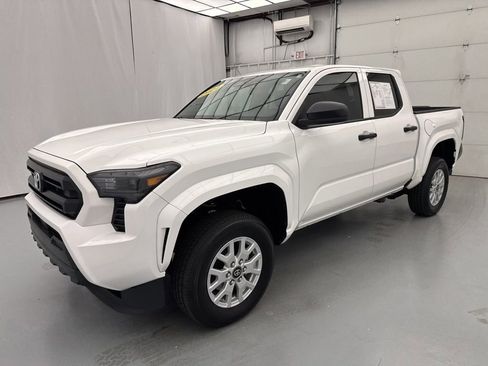 Used 2024 Toyota Tacoma SR AWD/4WD image 3