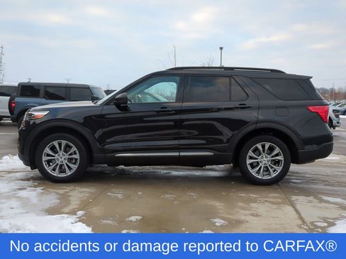 Certified 2023 Ford Explorer XLT w/ Equipment Group 202A image 3