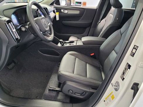 New 2026 Volvo XC40 B5 Core w/ Climate Package image 5