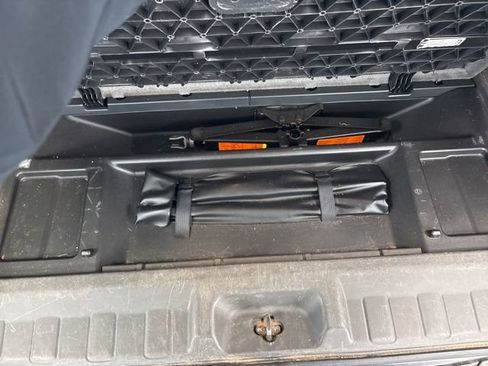 Used 2010 Nissan Pathfinder SE image 12