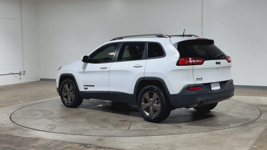 Used 2017 Jeep Cherokee Latitude w/ Comfort & Sound Group AWD/4WD image 6