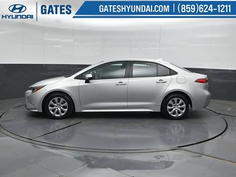 Used 2025 Toyota Corolla LE FWD image 7