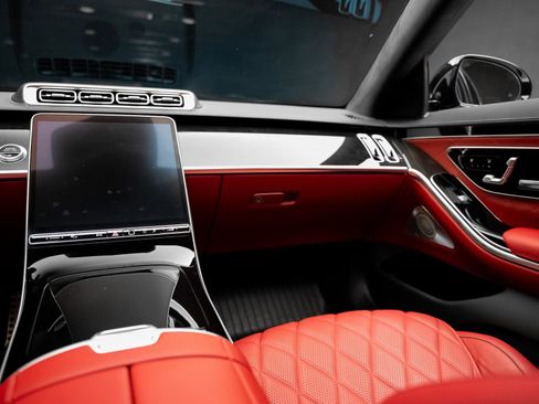 Used 2023 Mercedes-Benz S 500 4MATIC w/ AMG Line image 41