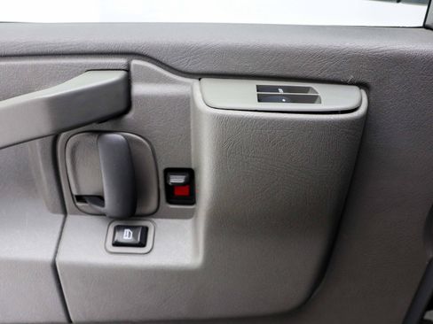 Used 2019 Chevrolet Express 3500 LS RWD image 20