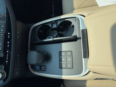 Certified 2024 Lexus LS 500 RWD image 9