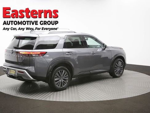 Used 2023 Nissan Pathfinder SL w/ SL Premium Package AWD/4WD image 43